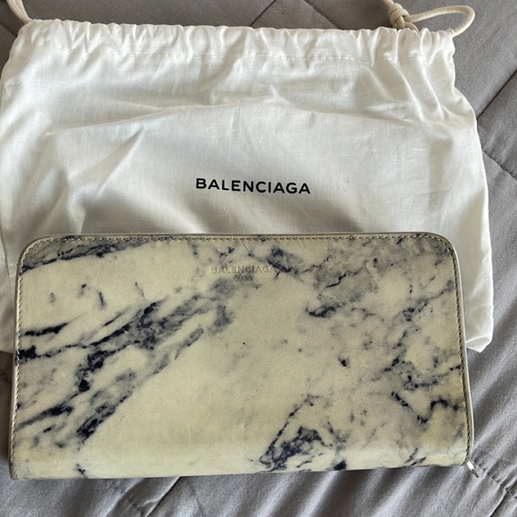 Authentic Balenciaga used but in good condition wallet - Picture 3 of 7